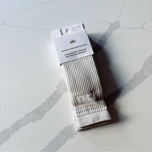 NWT Alo Throwback Sock